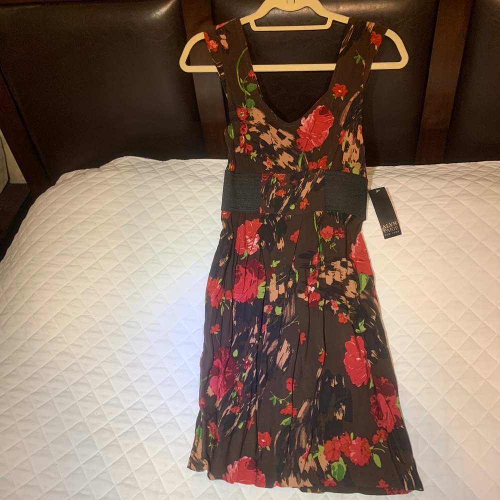 ALYN PAIGE floral dress